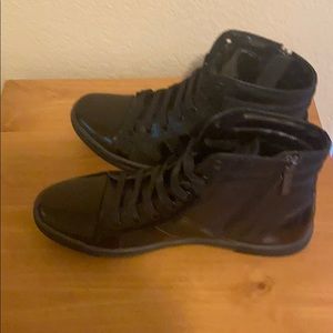 Kenneth Cole blacks mid boots